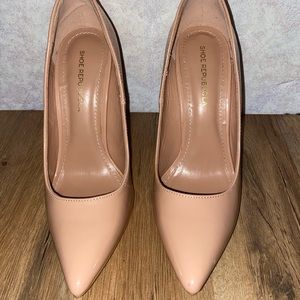 Shoe Republic LA pumps nude color